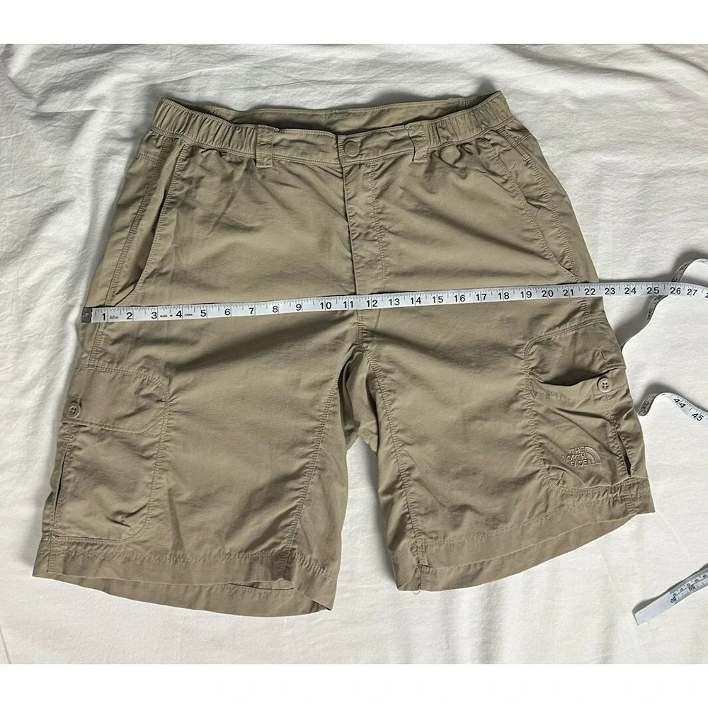 The North Face Cargo Shorts‎ Men's Size M Regular Tan Color 100% Nylon